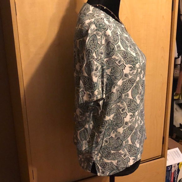 Unique Patterned Top - Picture 2 of 3